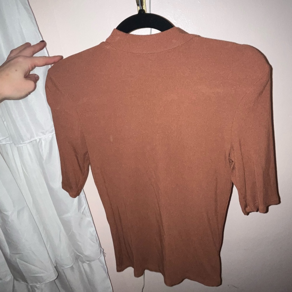 Quarter sleeve burnt orange shirt